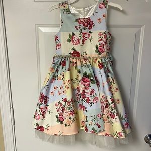 Beautiful little girls dress size 8 floral print with tulle underlay